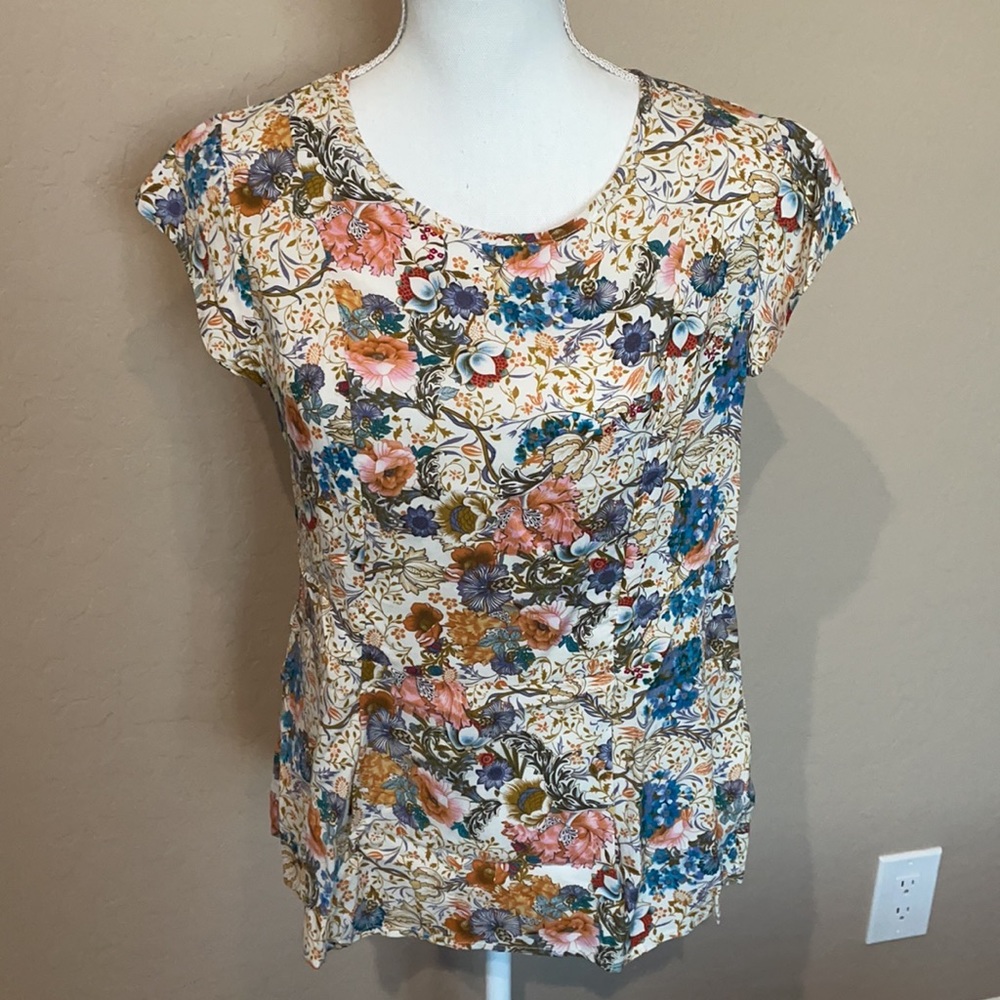 Lucy & Laurel flowered blouse